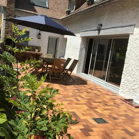Maison 3 Chambres - Quartier Historique De Valery Nyaraló *