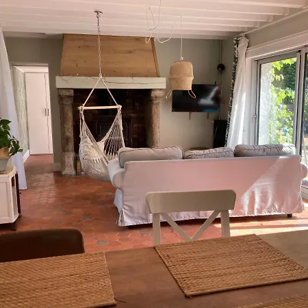 Maison 3 Chambres - Quartier Historique De Valery Nyaraló